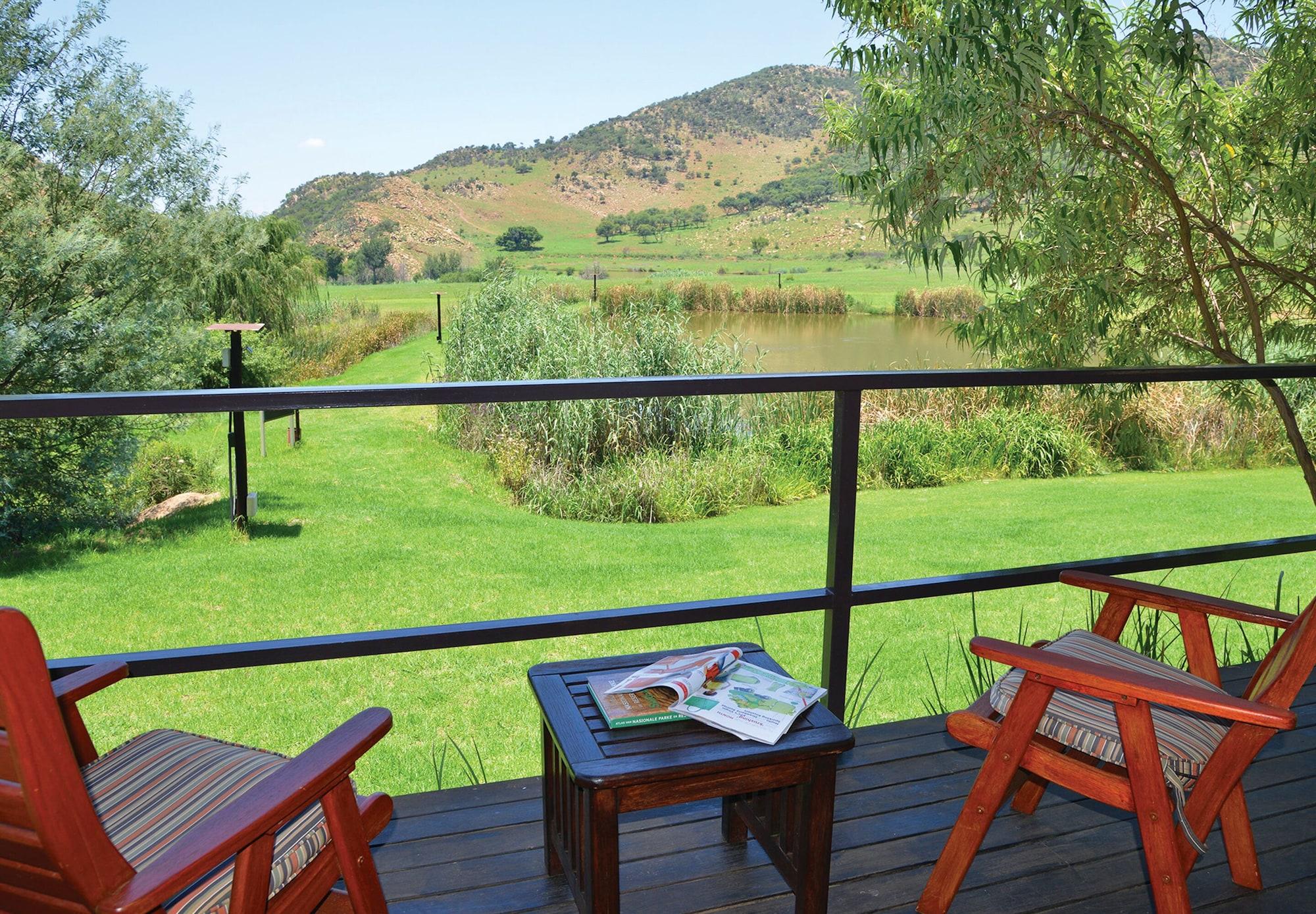 Kloofzicht Lodge & Spa كروغيرسدورب المظهر الخارجي الصورة View from the deck of the main house