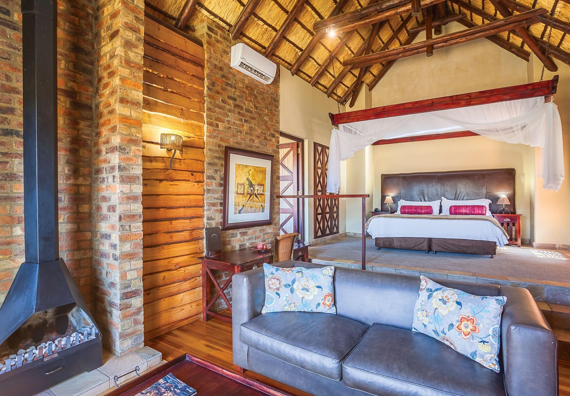 Kloofzicht Lodge & Spa كروغيرسدورب المظهر الخارجي الصورة The interior of a suite at the Oyster Box