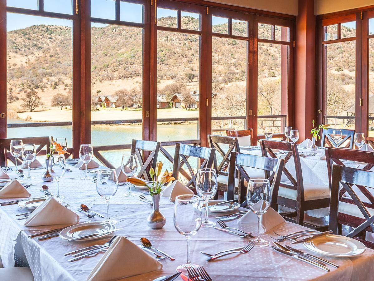 Kloofzicht Lodge & Spa كروغيرسدورب المظهر الخارجي الصورة The restaurant at the lodge