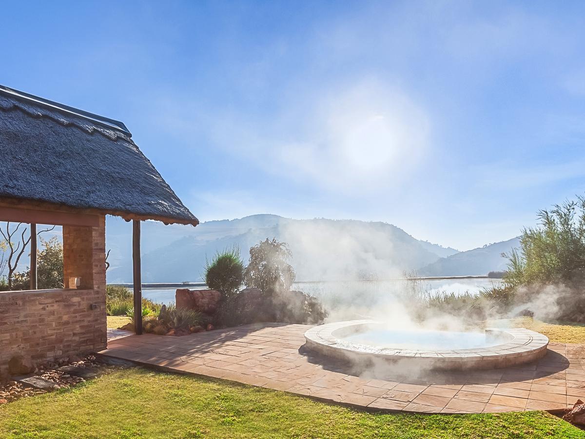 Kloofzicht Lodge & Spa كروغيرسدورب المظهر الخارجي الصورة Hot springs in the resort