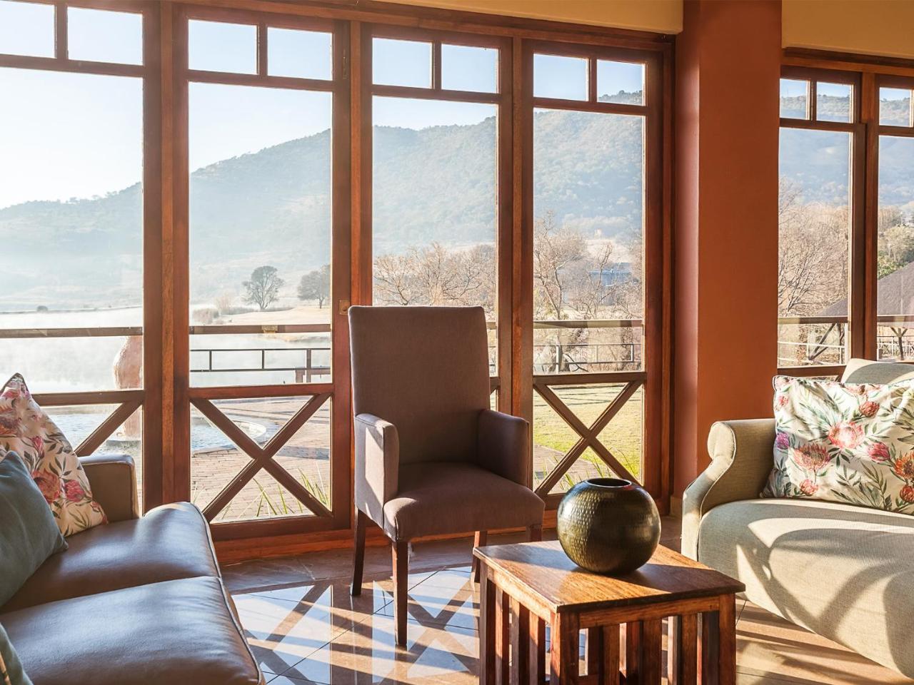 Kloofzicht Lodge & Spa كروغيرسدورب المظهر الخارجي الصورة Interior of the hotel